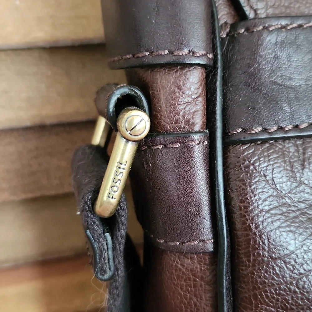 Fossil Messenger Laptop Bag Travel Business Casual Upscale Prep